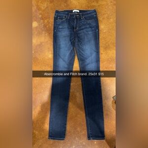 Abercrombie and Fitch brand. Ladies size 25 x 31.